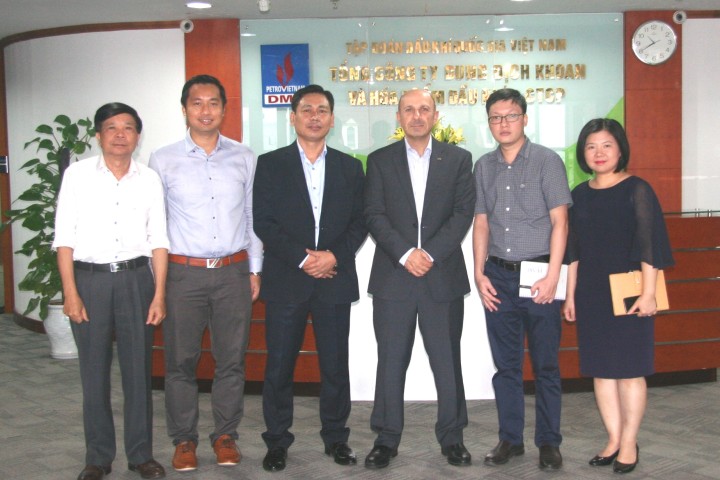 Tổng công ty DMC thúc đẩy hợp tác với Công ty Schlumberger